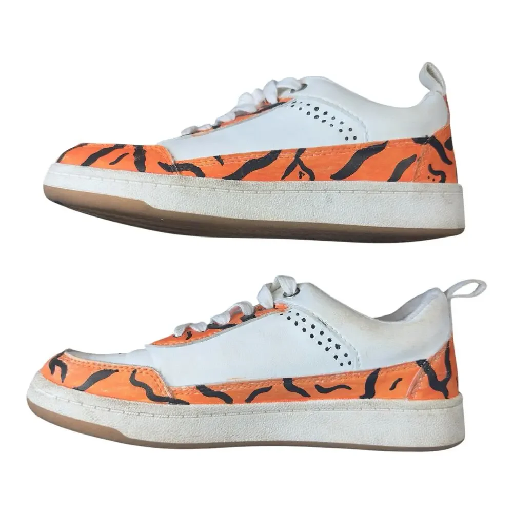 CUSTOM HANDPAINTED Universal Threads White & Orange Animal Print Sz‎ 6.5